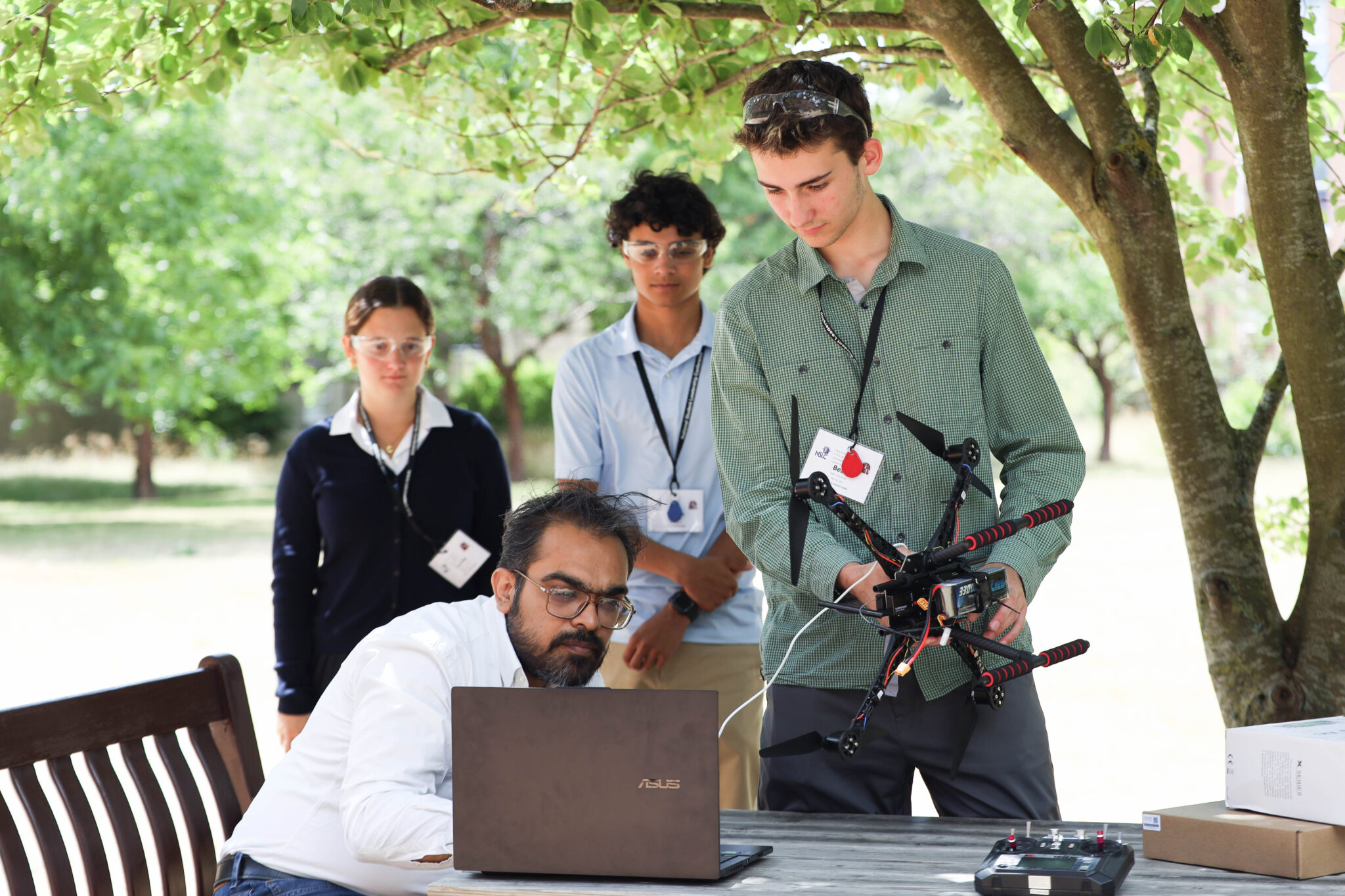 Students testing drones at Oxford Engineering Summer School